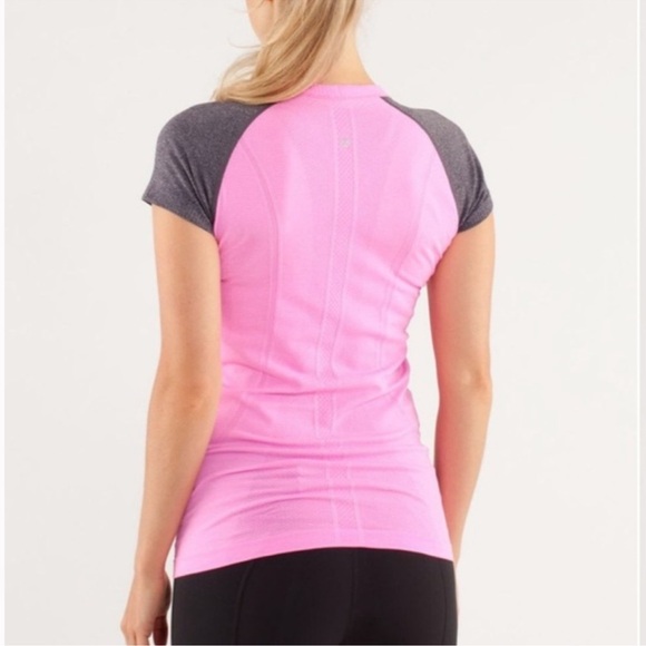 lululemon athletica Tops - Lululemon Run Swiftly Tech Short Sleeve Top Two Tone Pink Gray Size 6